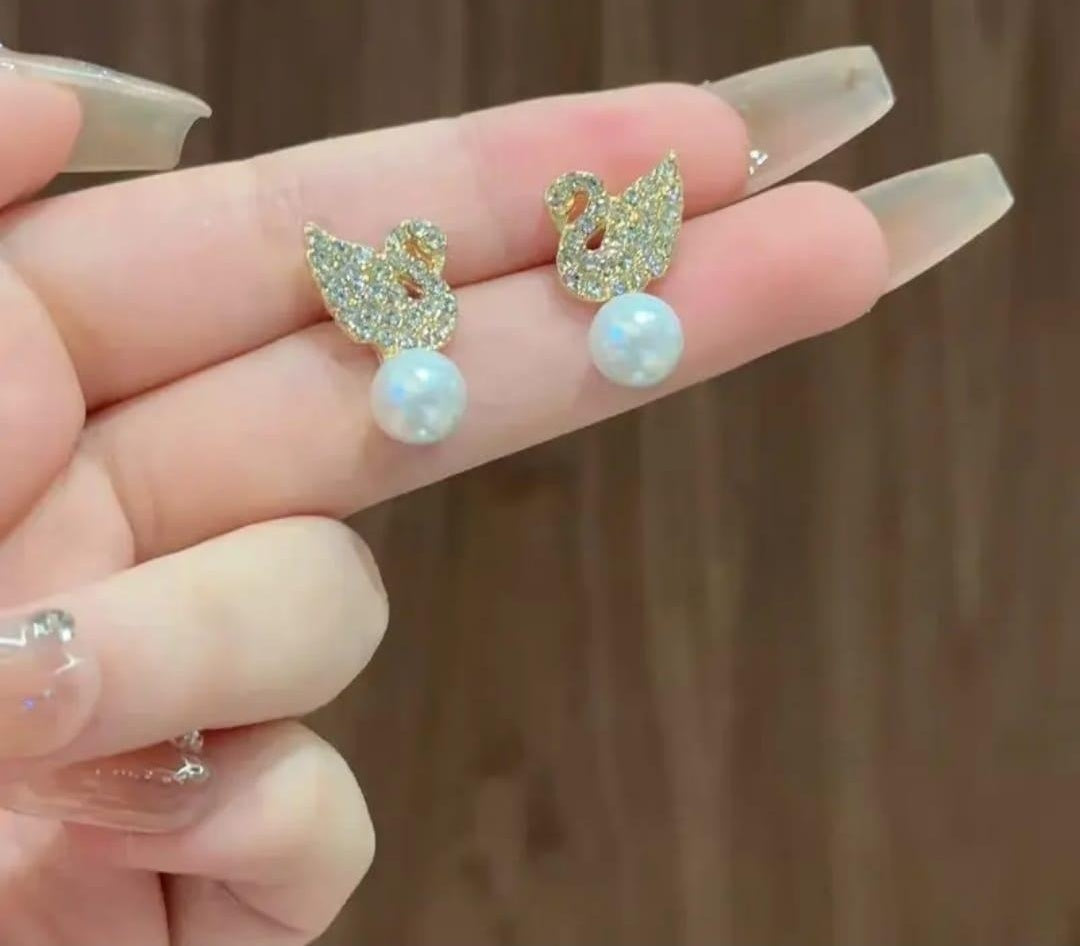 Korean Swan Pearl Stud Earrings close up