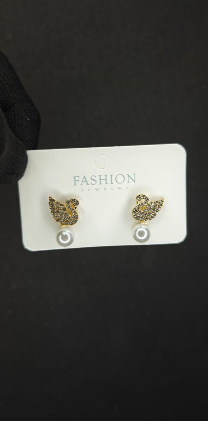 Korean Swan Pearl Stud Earrings packaging